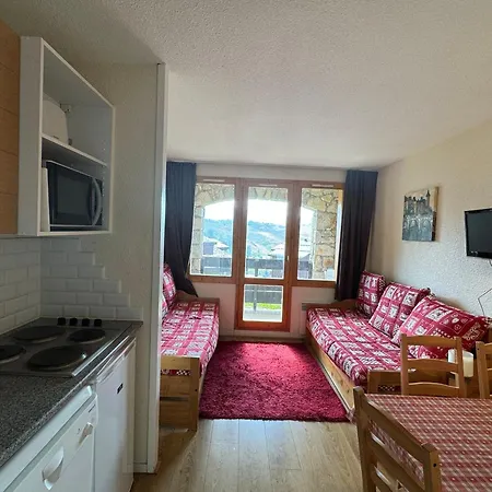 Confortable Au Pied Des Pistes Avec Balcon Et Parking - Fr-1-181-2055 Appartement *